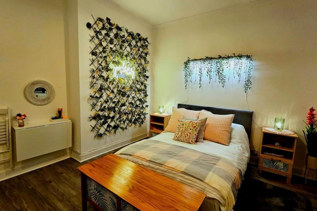 The Ferns - Shared Garden Apartment With Parking Darvel Екстер'єр фото