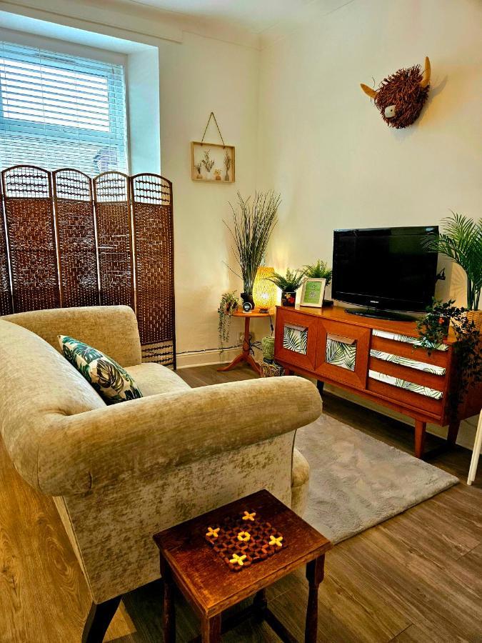 The Ferns - Shared Garden Apartment With Parking Darvel Екстер'єр фото